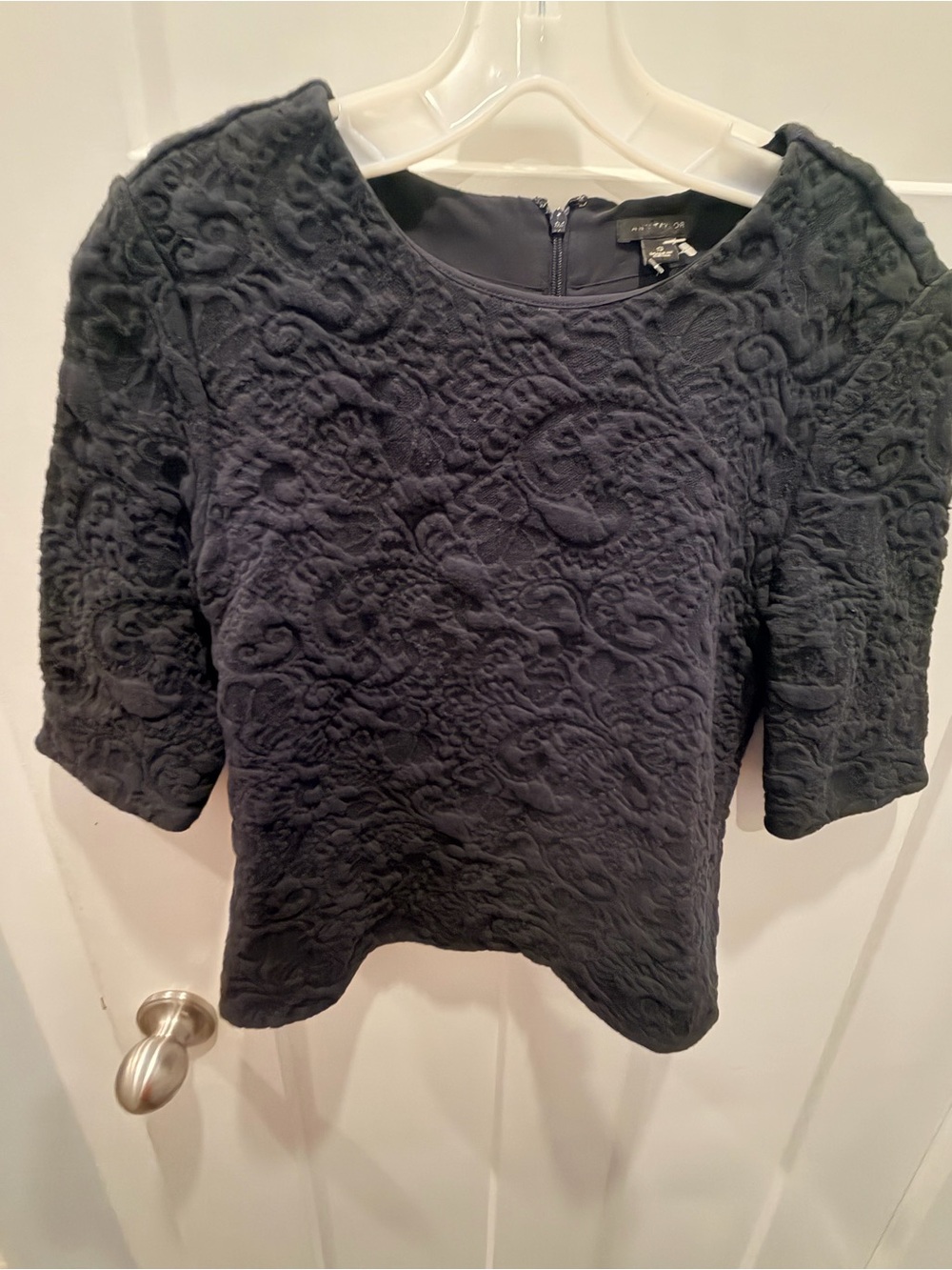 Ann Taylor Top Small Black Textured Paisley Short Sleeve Back Zip